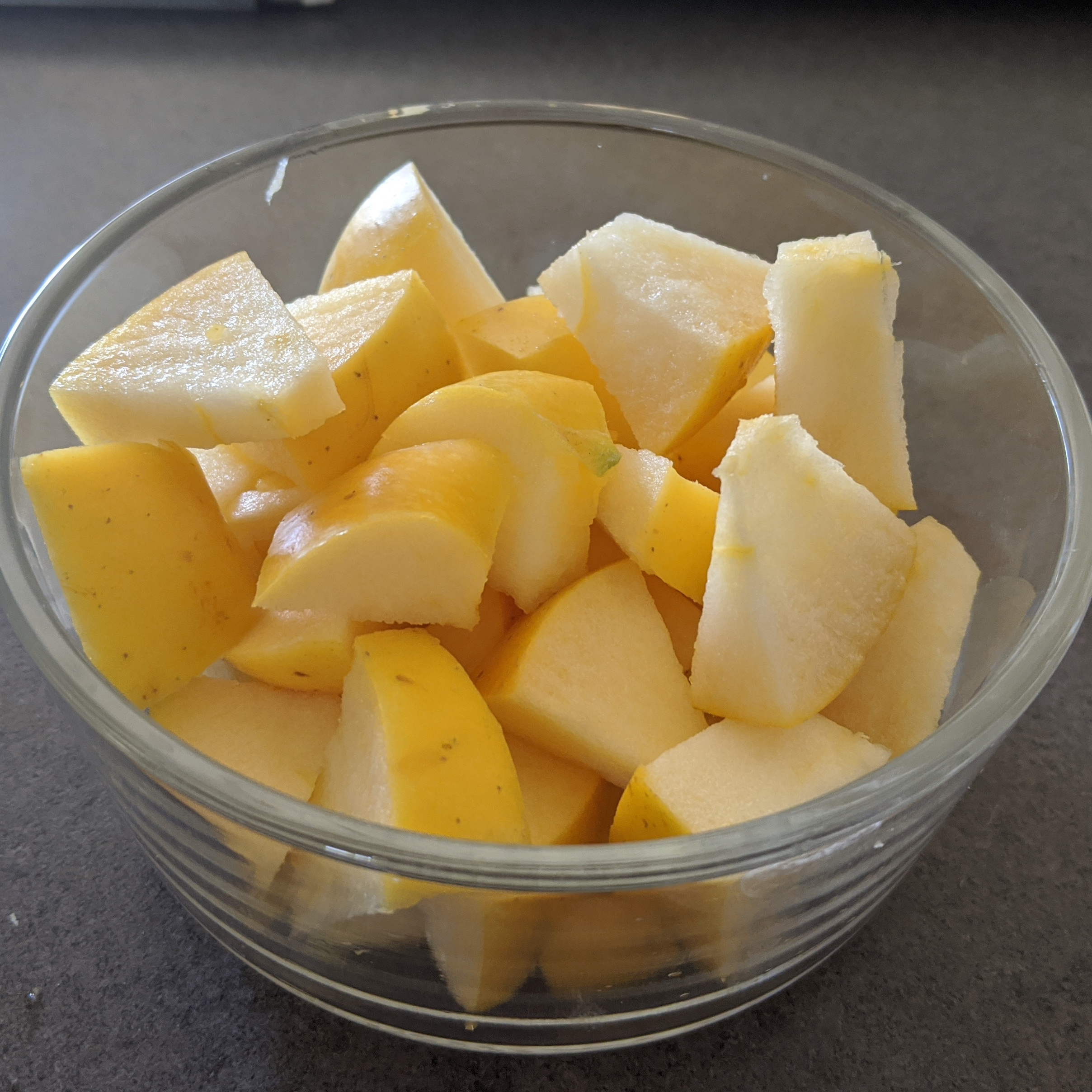 100 Calorie Healthy Apple Crisp {Ready in 2 minutes!}