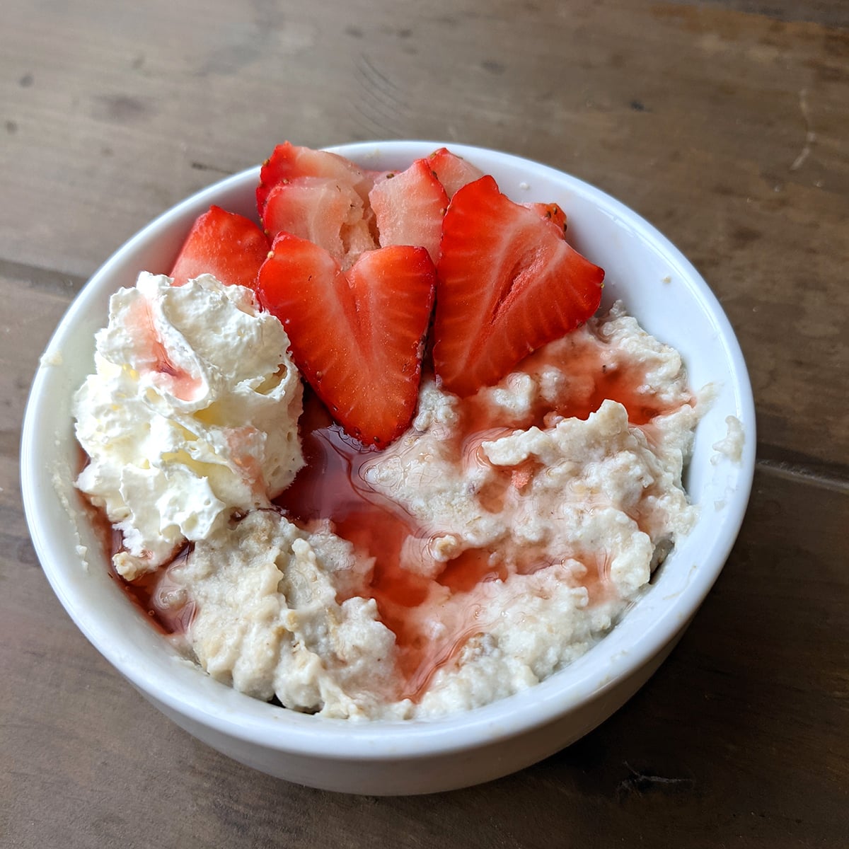 Egg White Oatmeal with Strawberries and Cream {High Protein} Health Beet