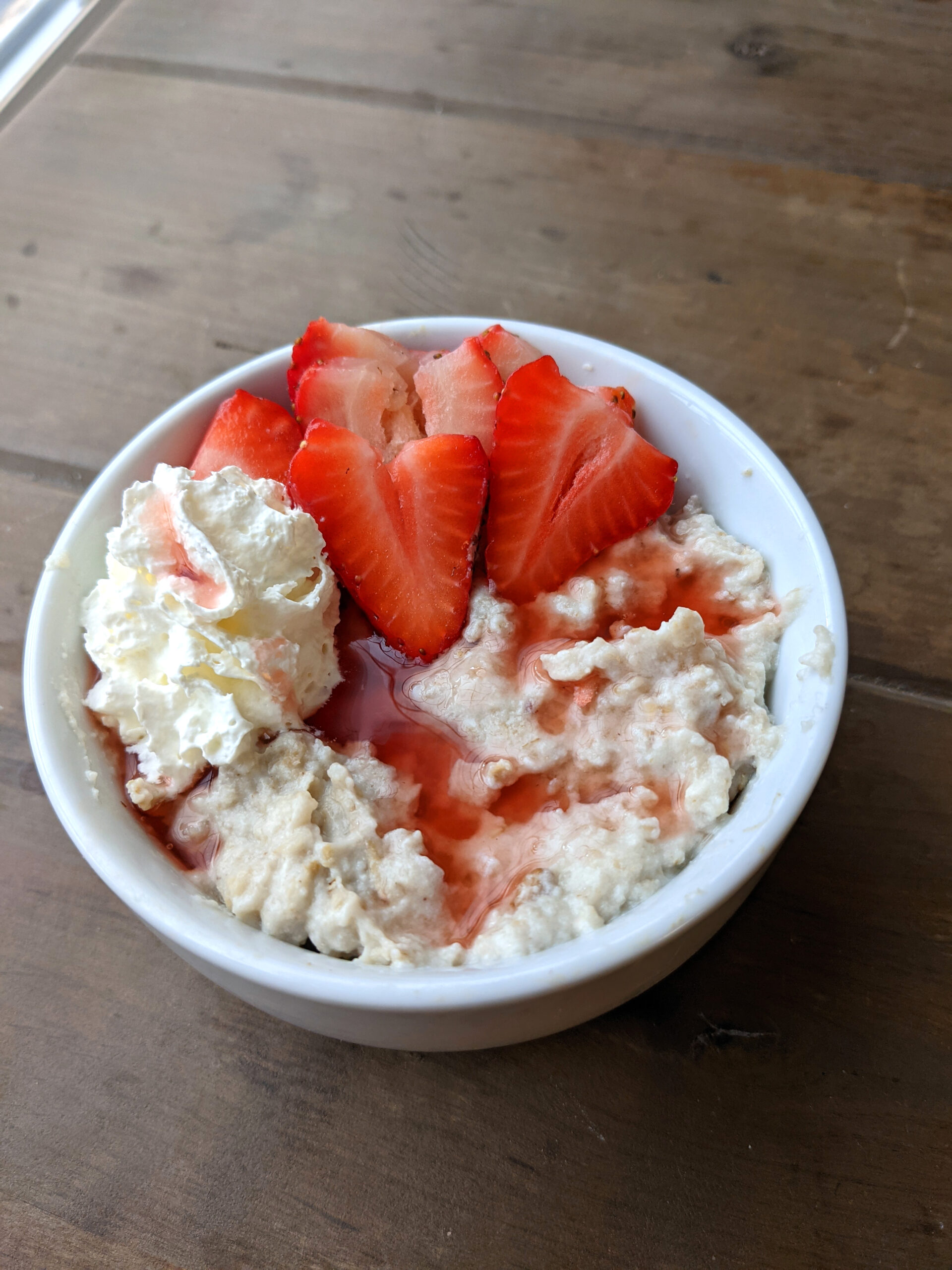 Egg White Oatmeal with Strawberries and Cream {High Protein} Health Beet