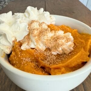 low calorie pumpkin yogurt fluff bowl